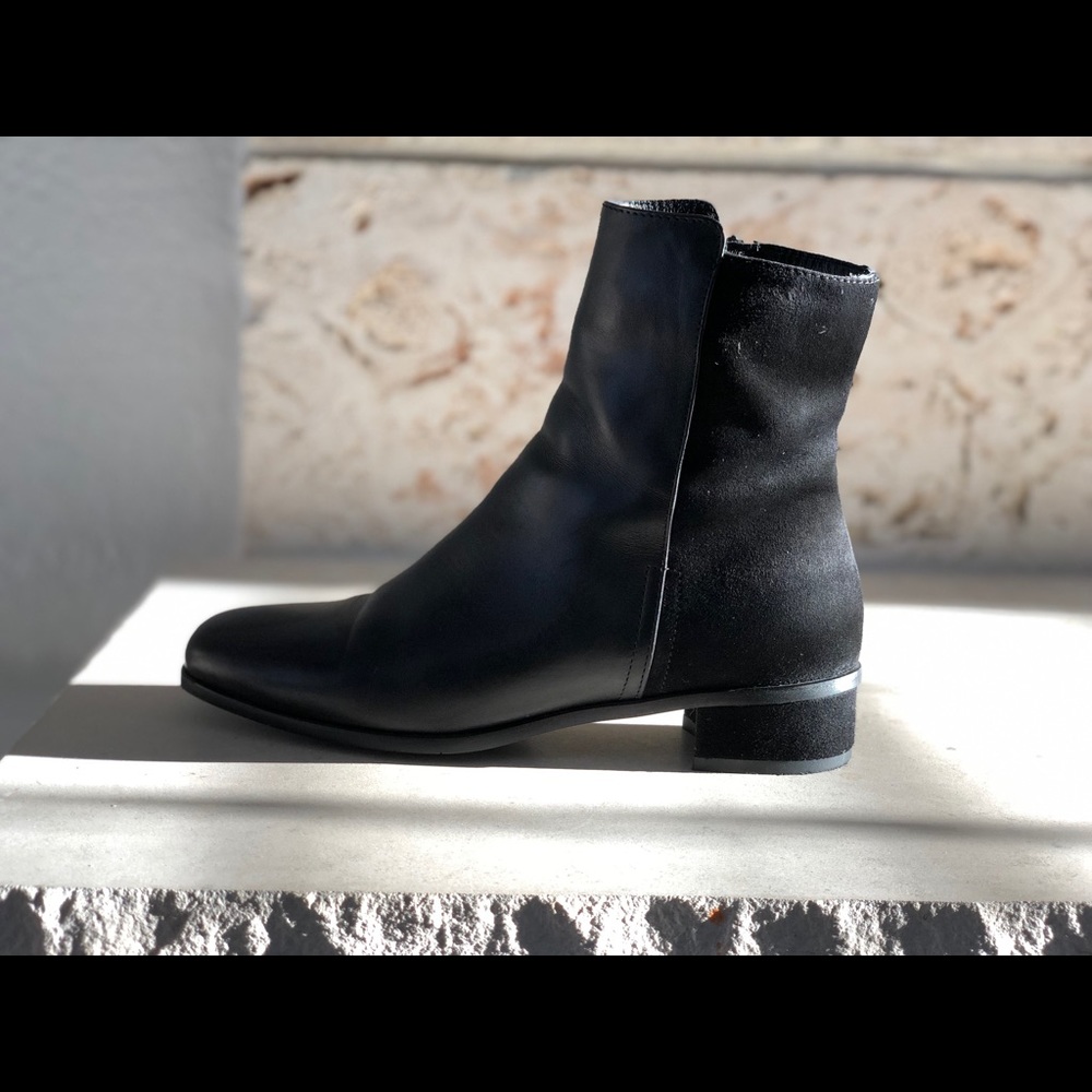 Aquatalia ankle boots. Size 6 1/2. Black
